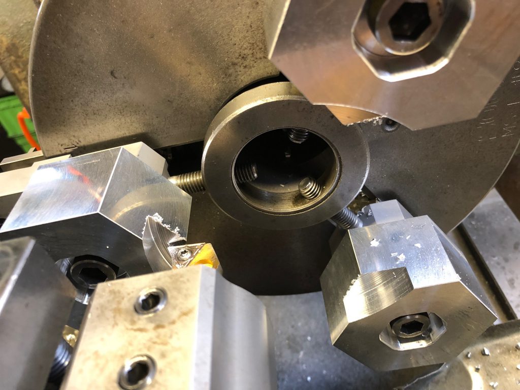 アルミ生爪成型とゴリラホルダー