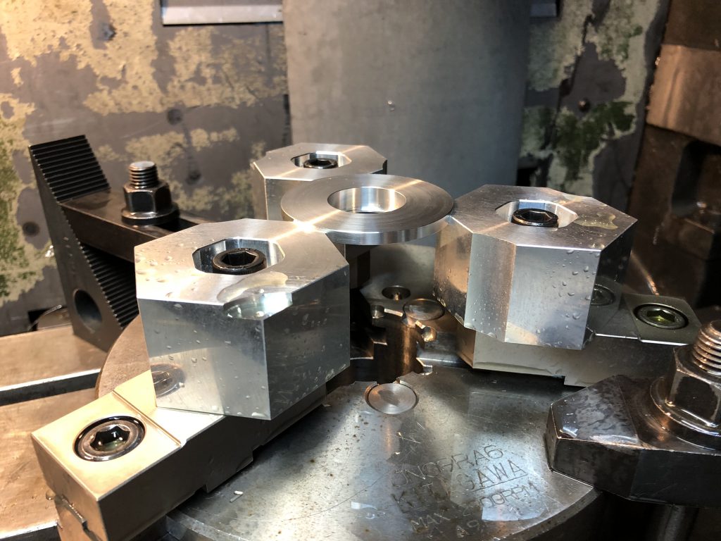 アルミ六角生爪カメチャックをマシニングで使用