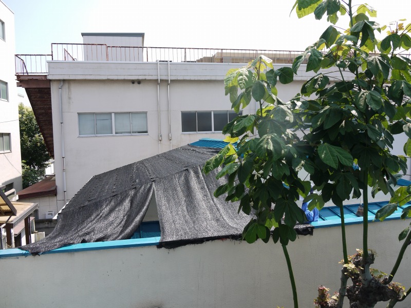 工場の屋根の暑さ対策