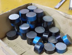 高速度工具鋼（ハイス）の素材。黒皮。