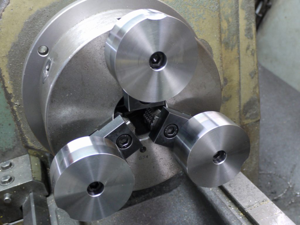 カメチャック丸子爪をスクロールチャックで逆爪にして使用